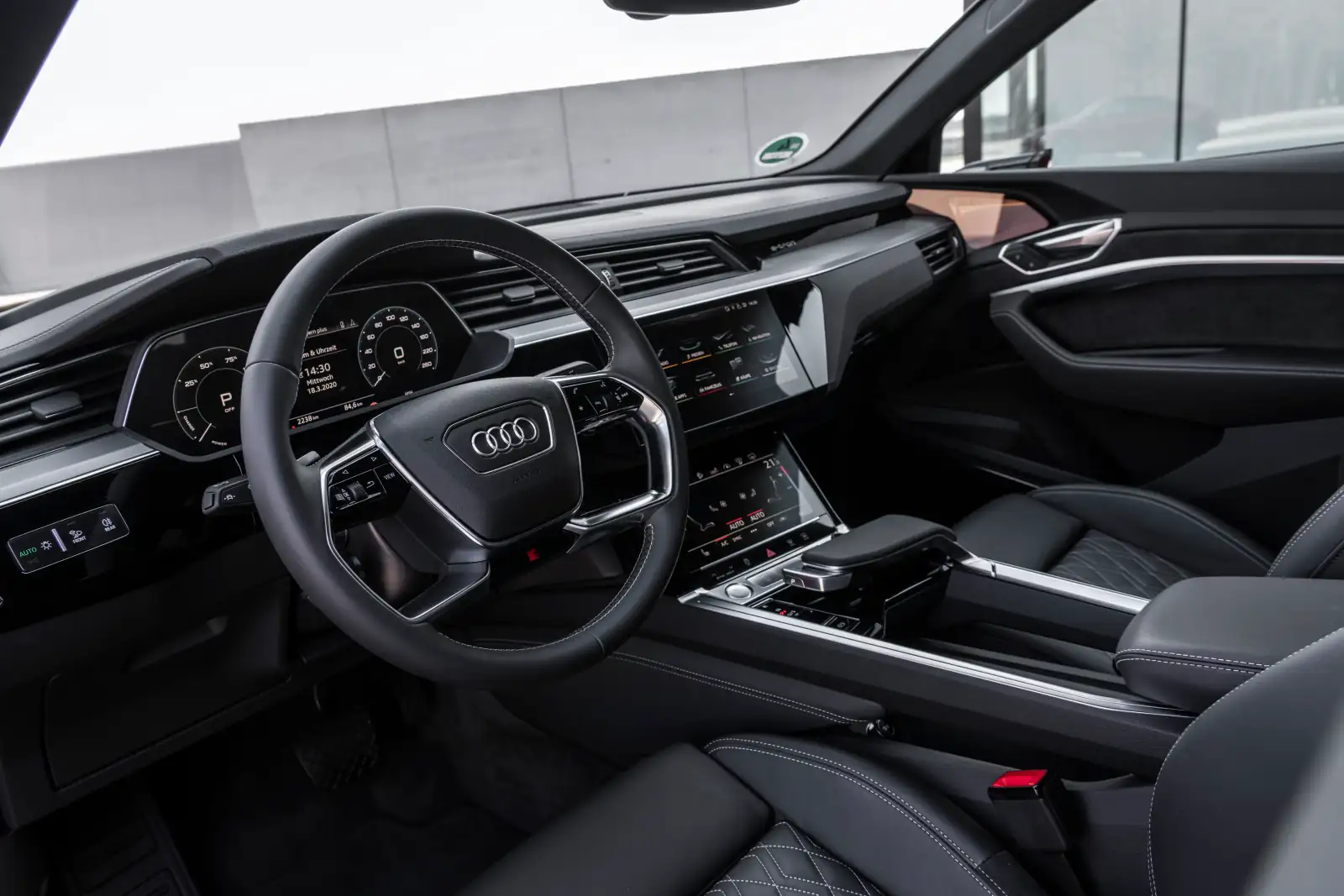 audi e-tron 2025 interior