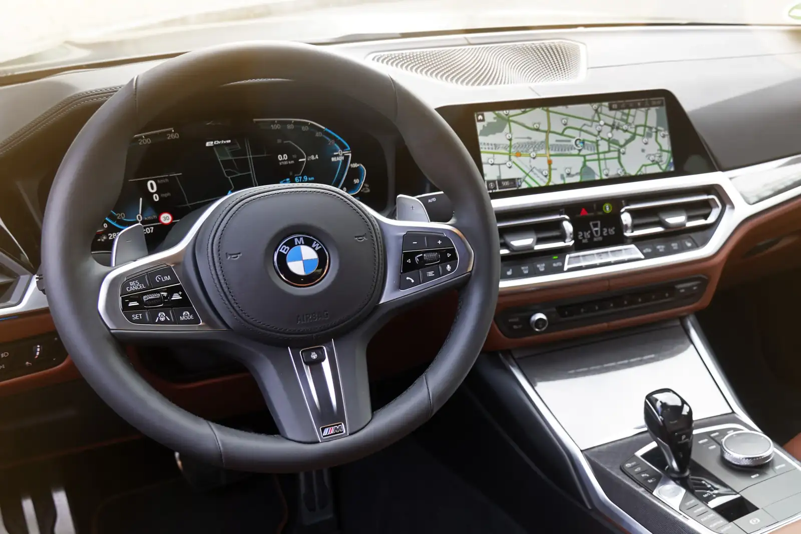 bmw 330e tecnología interior