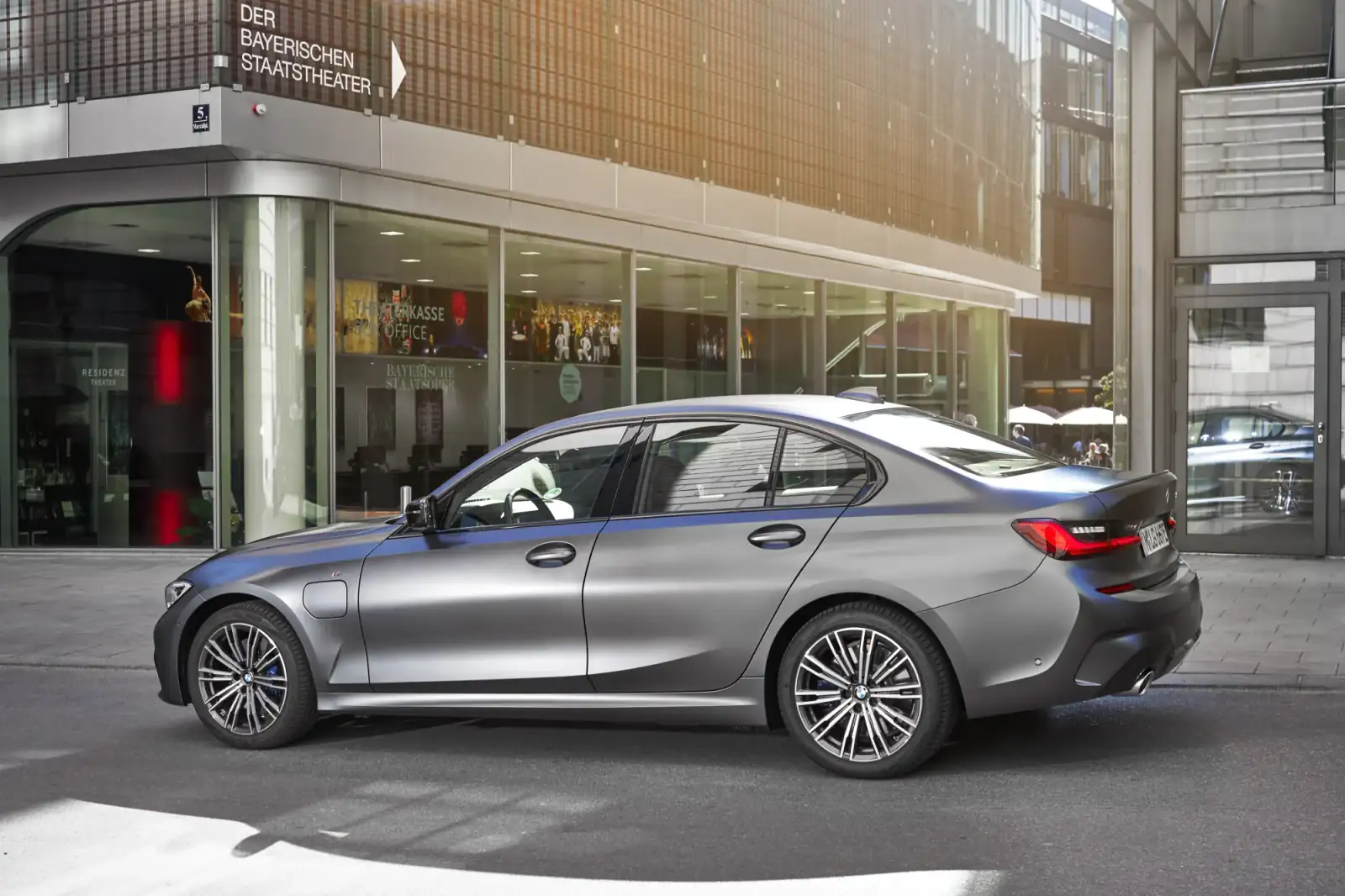 bmw 330e diseño exterior