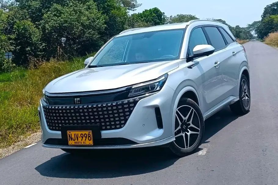 DFSK Seres E5 diseño exterior