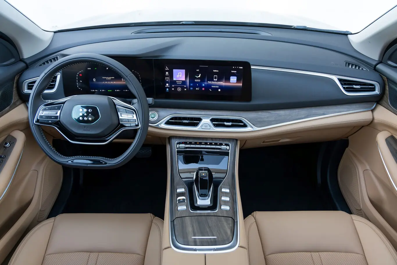 DFSK Seres E5 interior